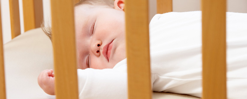 7 Tips to Get Baby to Sleep in a Crib (And Not with You)
