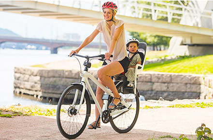 WHEN CAN A BABY RIDE IN A BIKE SEAT? A COMPREHENSIVE GUIDELINE FOR TODDLERS, INFANTS & THEIR PARENTS