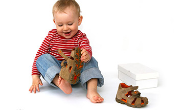 A Guide to Buying the Best Toddler Sandals in 2023
